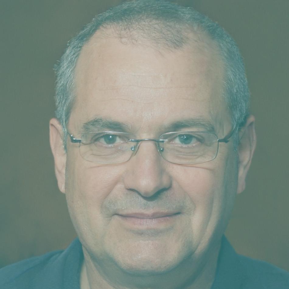 Miembro del equipo educativo especializado en desarrollo de contenido